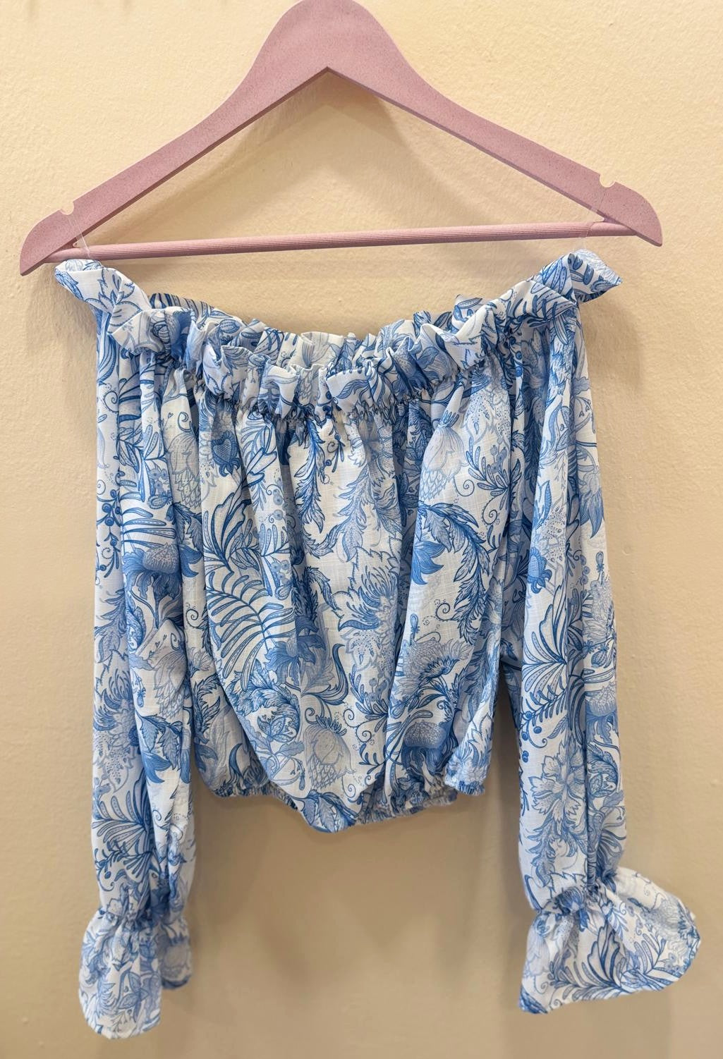 Two-Piece Set – Long Pants & Off-Shoulder Top in Blue Print