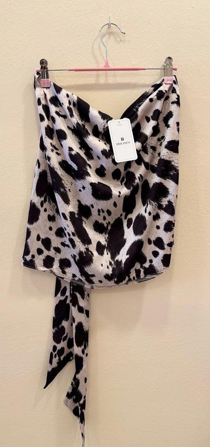 Chic Summer Set – Halter Neck Top & Long Skirt in Trendy Print